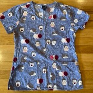 Zoe+Chloe women's patterned scrub top, size XS